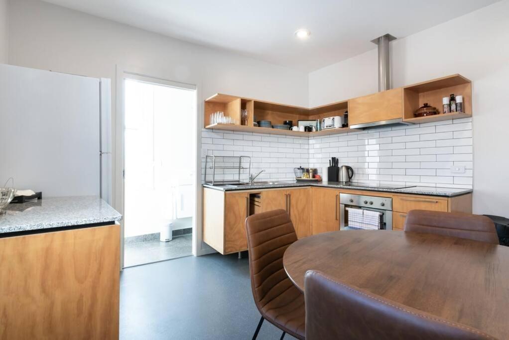 Generous Victorian Terrace In Cbd - Parking & Wifi Apartment ลอนเชสตัน ภายนอก รูปภาพ