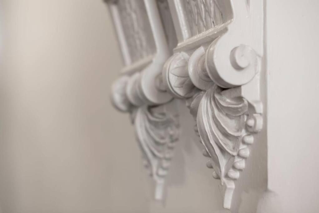 Generous Victorian Terrace In Cbd - Parking & Wifi Apartment ลอนเชสตัน ภายนอก รูปภาพ