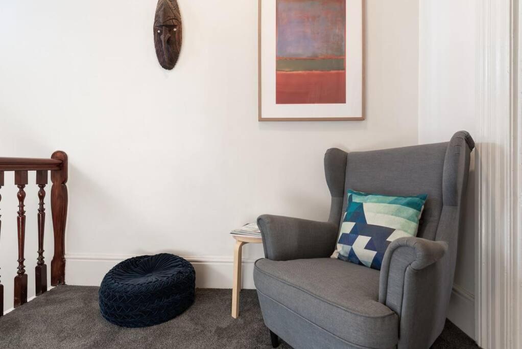 Generous Victorian Terrace In Cbd - Parking & Wifi Apartment ลอนเชสตัน ภายนอก รูปภาพ