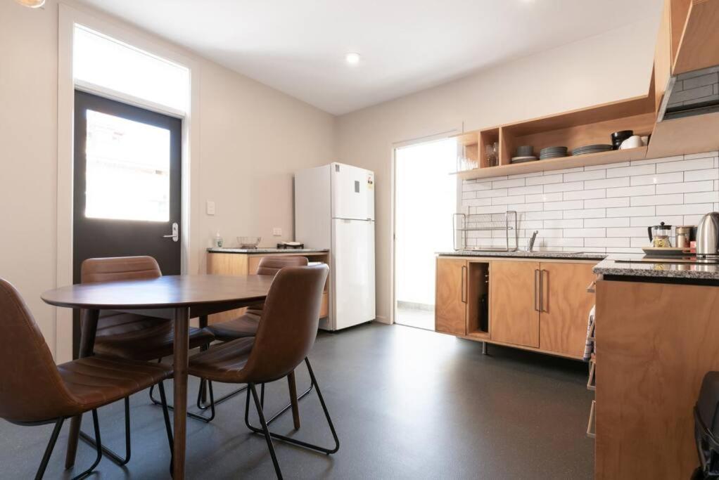 Generous Victorian Terrace In Cbd - Parking & Wifi Apartment ลอนเชสตัน ภายนอก รูปภาพ